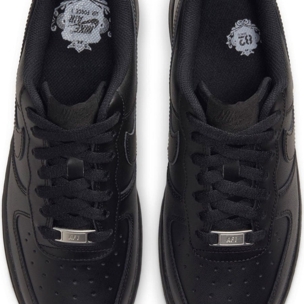 Size 8 Women’s - Nike Air Force 1 '07 Triple Black Shoes Sneakers DD8959-001 - Picture 5 of 11